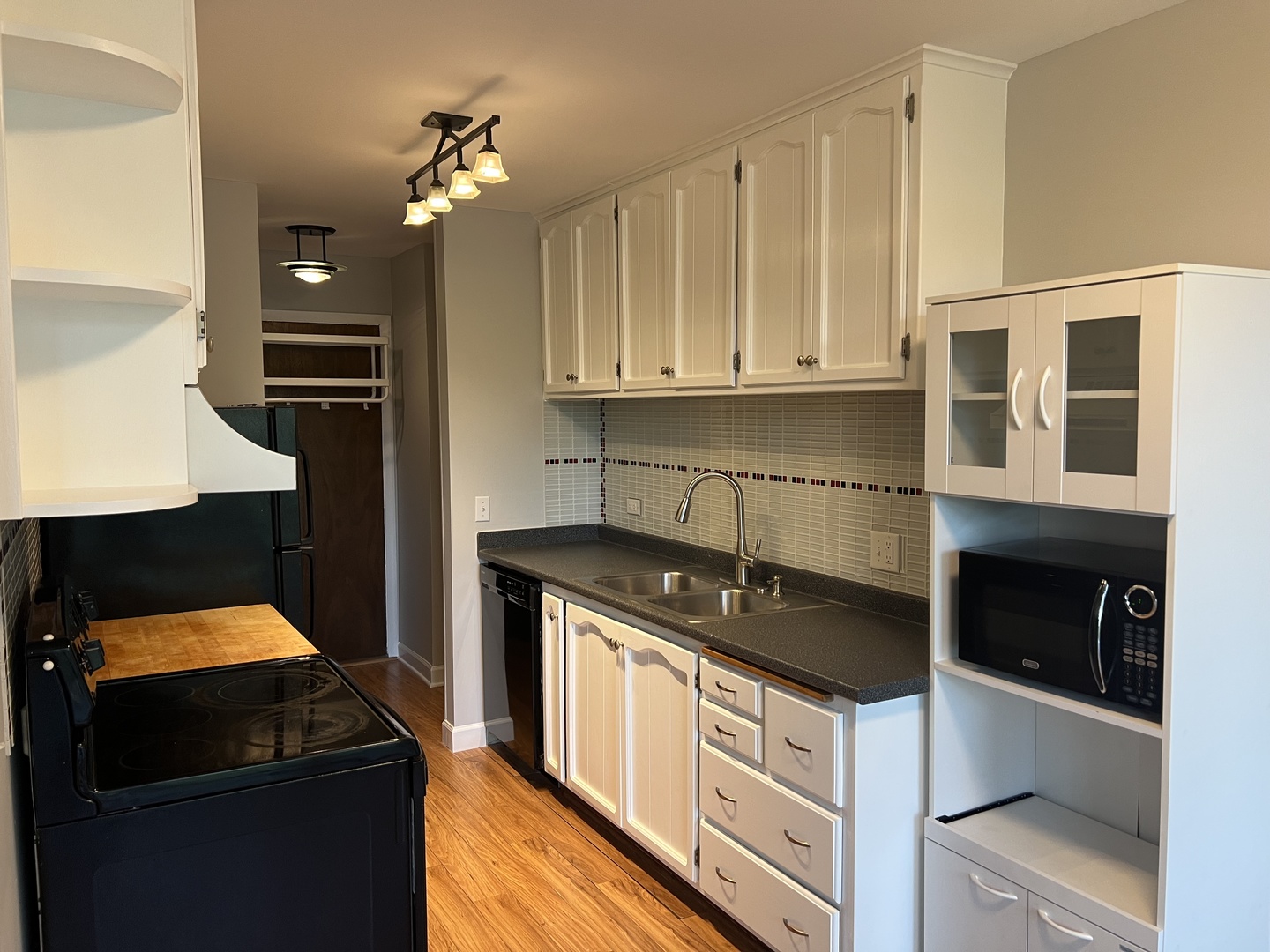 5500 Hillcrest Lane #3a, Lisle, IL 60532