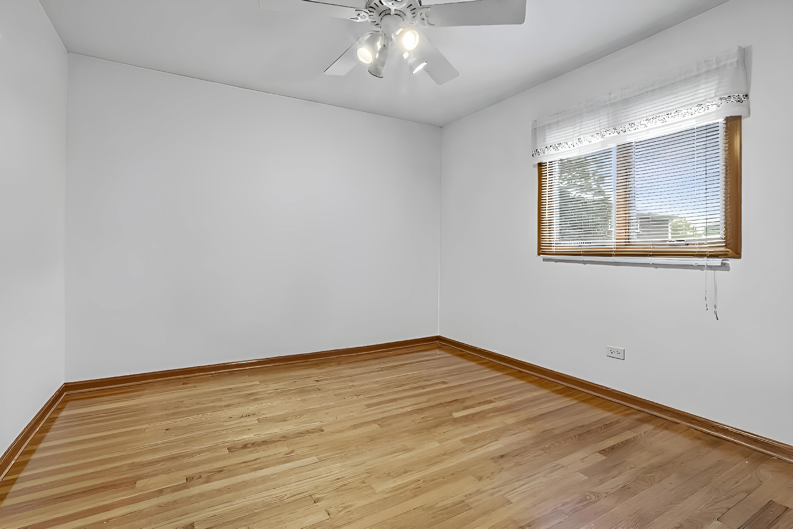 15249 Pine Drive, Oak Forest, IL 60452