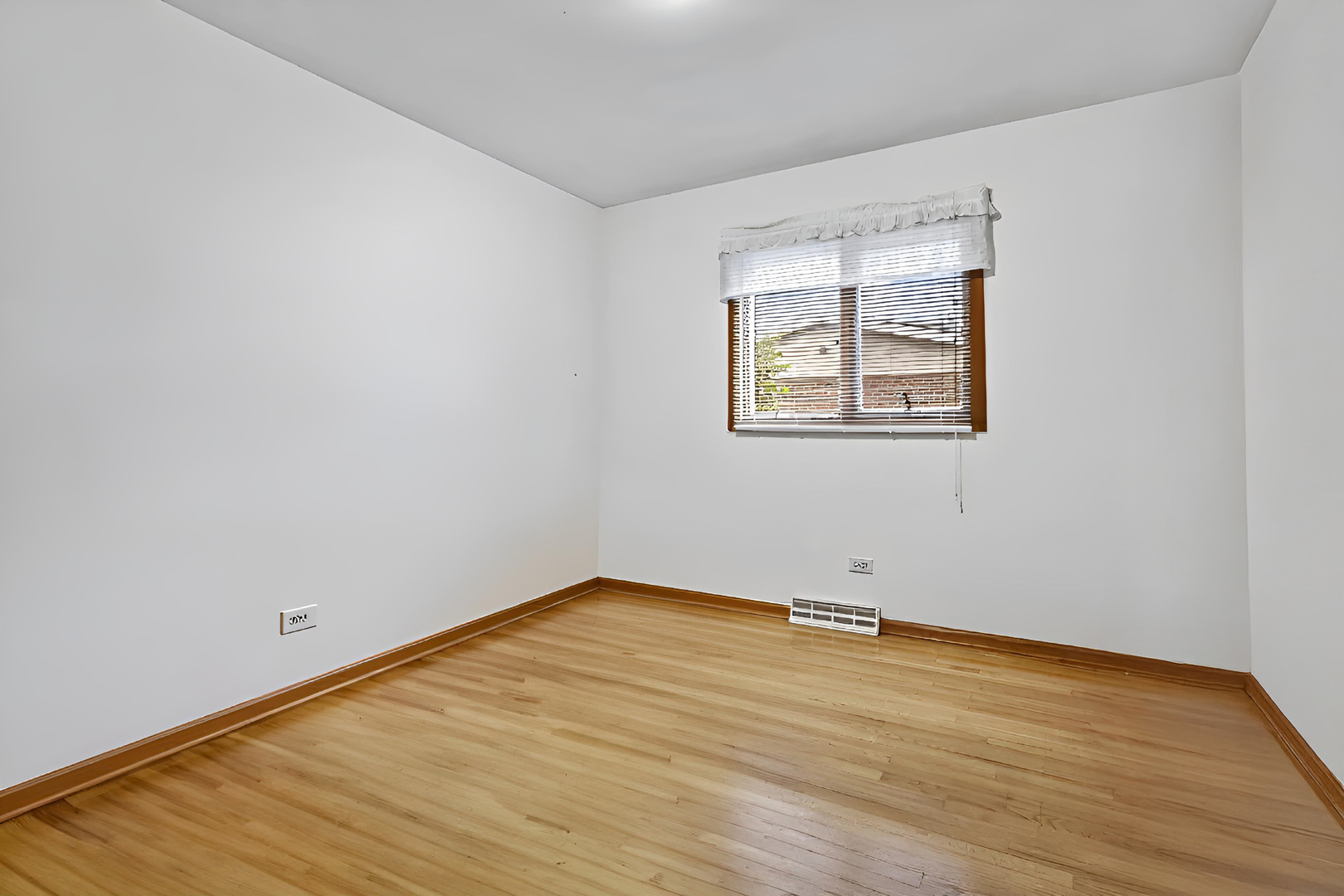 15249 Pine Drive, Oak Forest, IL 60452