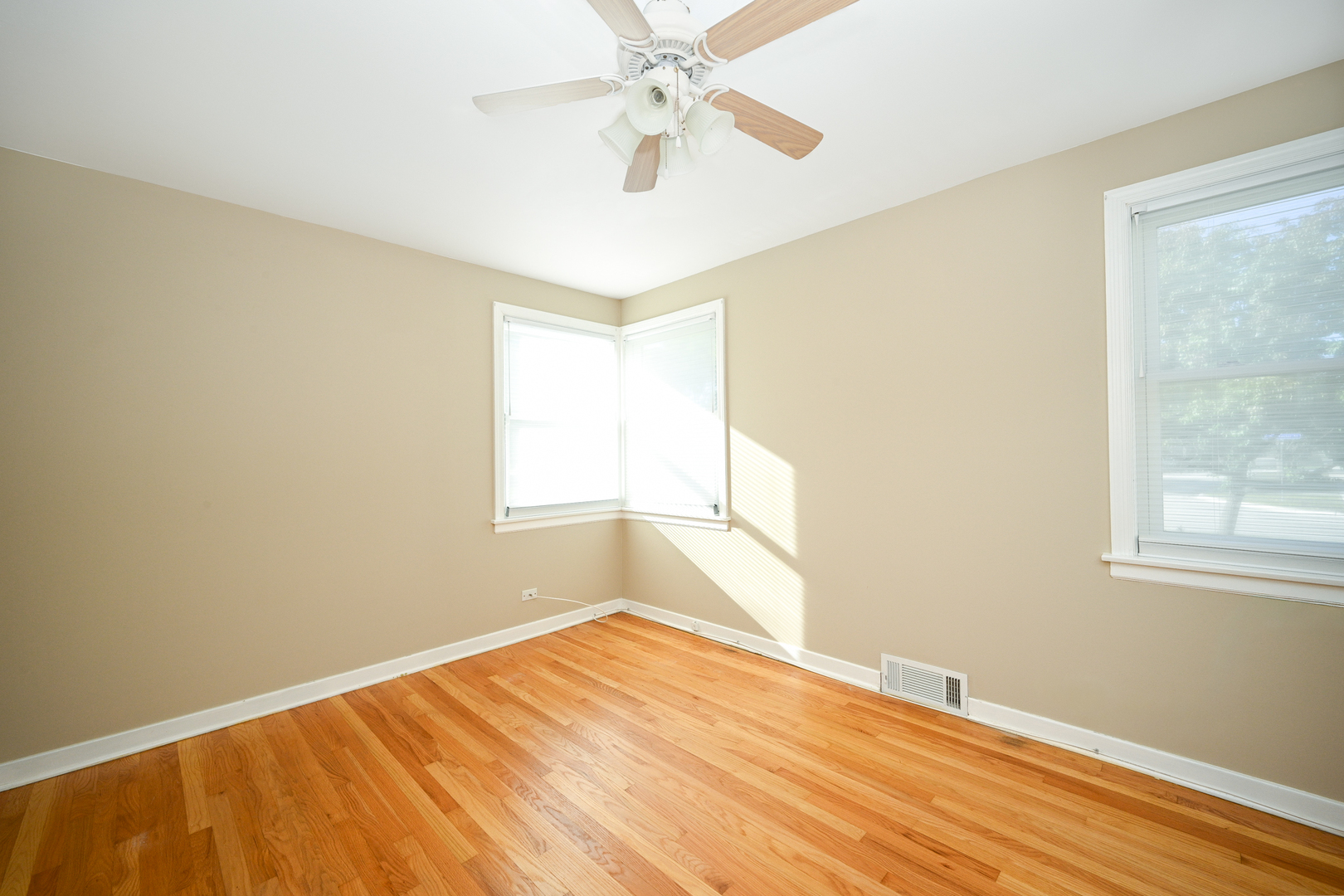 10461 Dorchester Street, Westchester, IL 60154