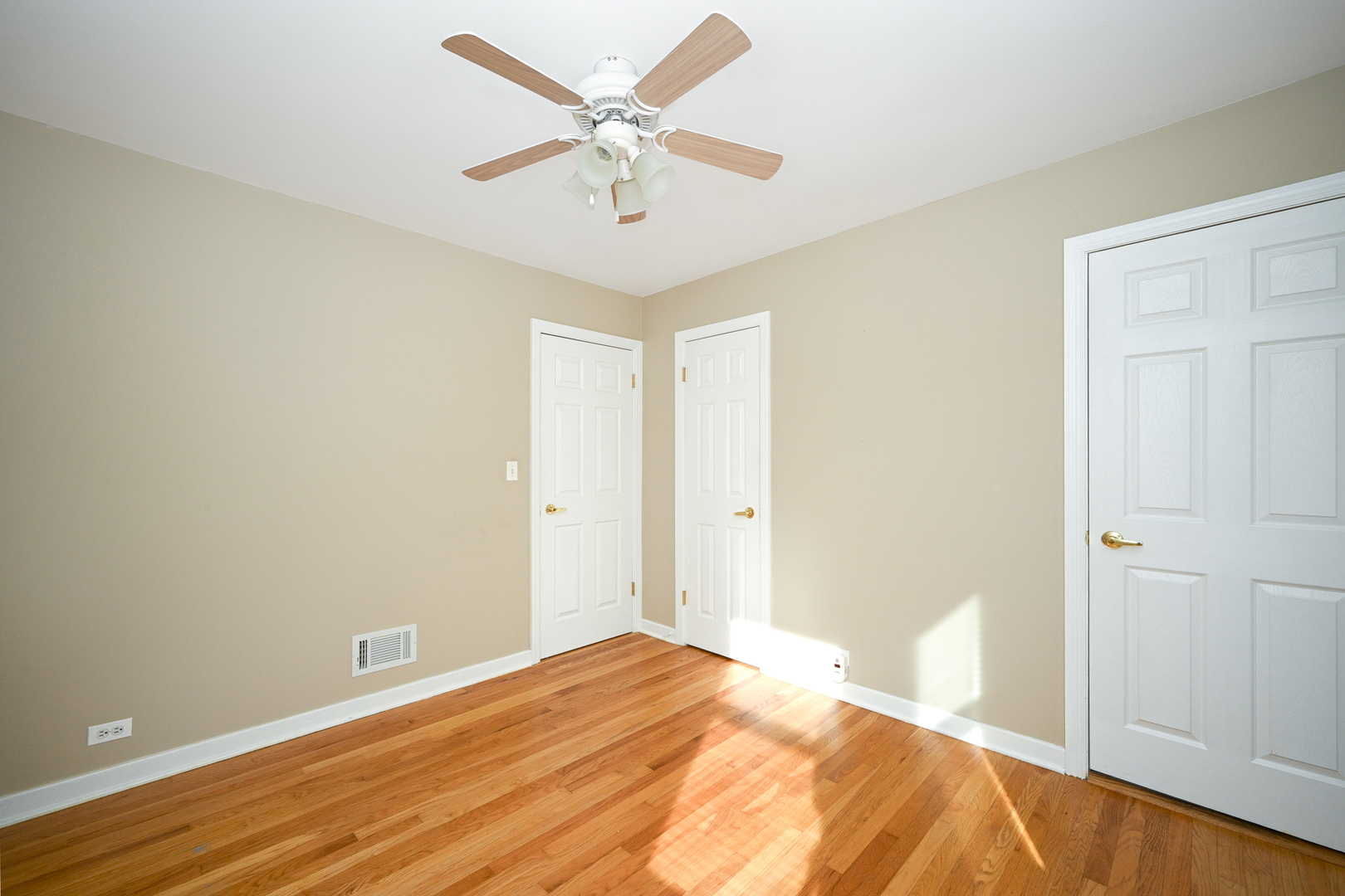 10461 Dorchester Street, Westchester, IL 60154