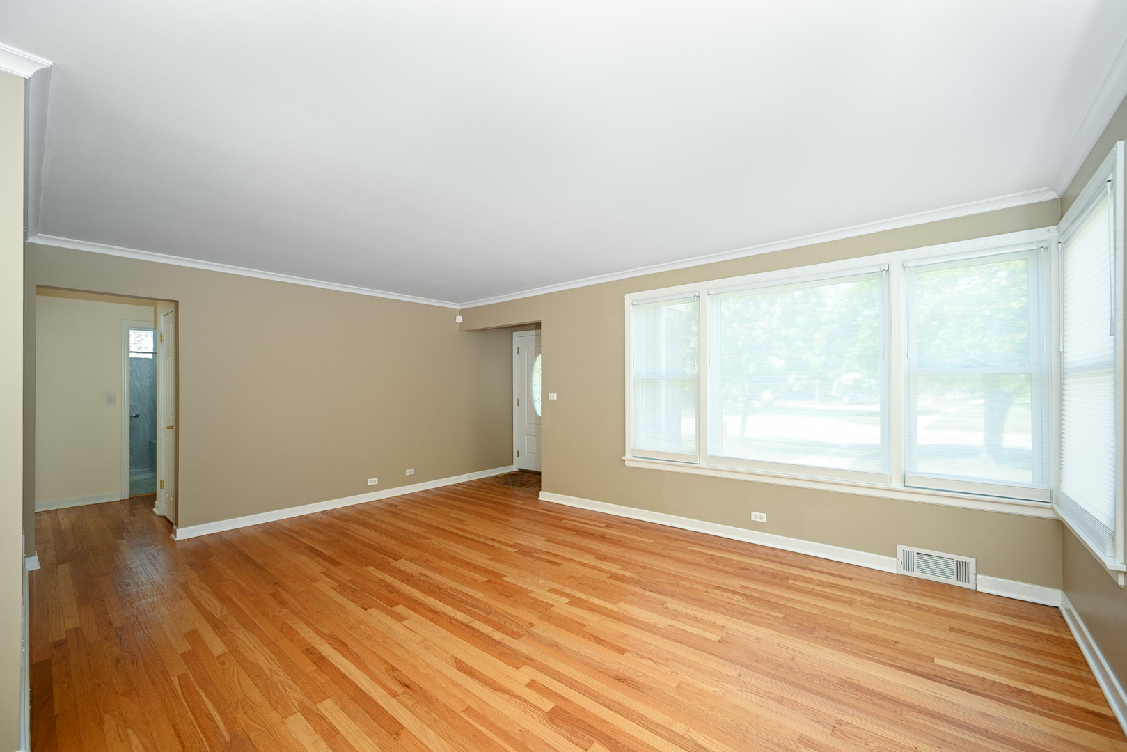 10461 Dorchester Street, Westchester, IL 60154