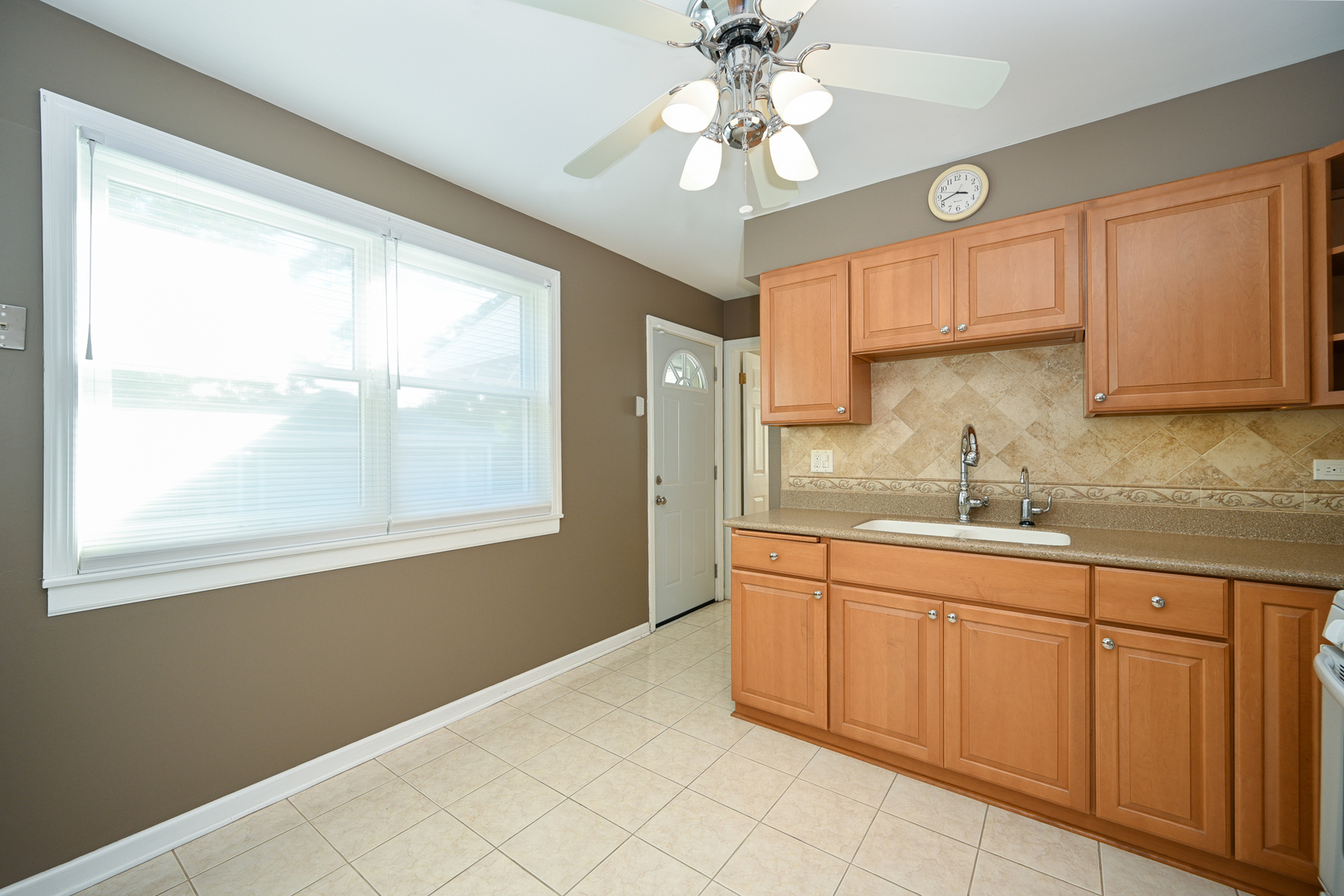 10461 Dorchester Street, Westchester, IL 60154
