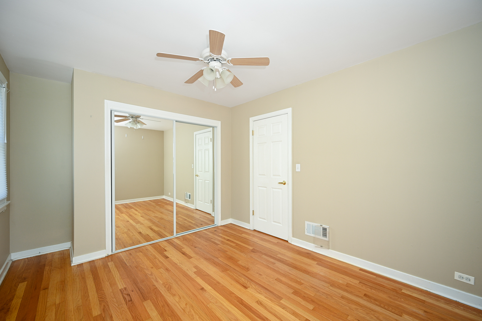 10461 Dorchester Street, Westchester, IL 60154
