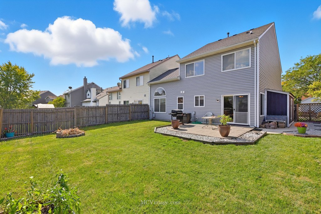 43 W Rustic Lane, Round Lake Beach, IL 60073
