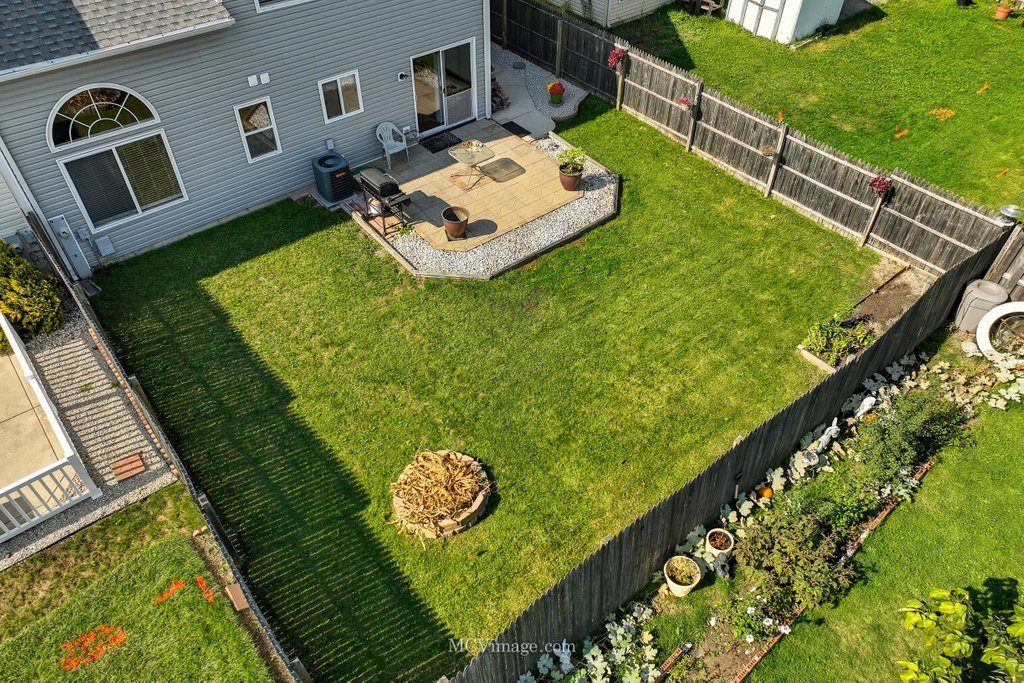 43 W Rustic Lane, Round Lake Beach, IL 60073