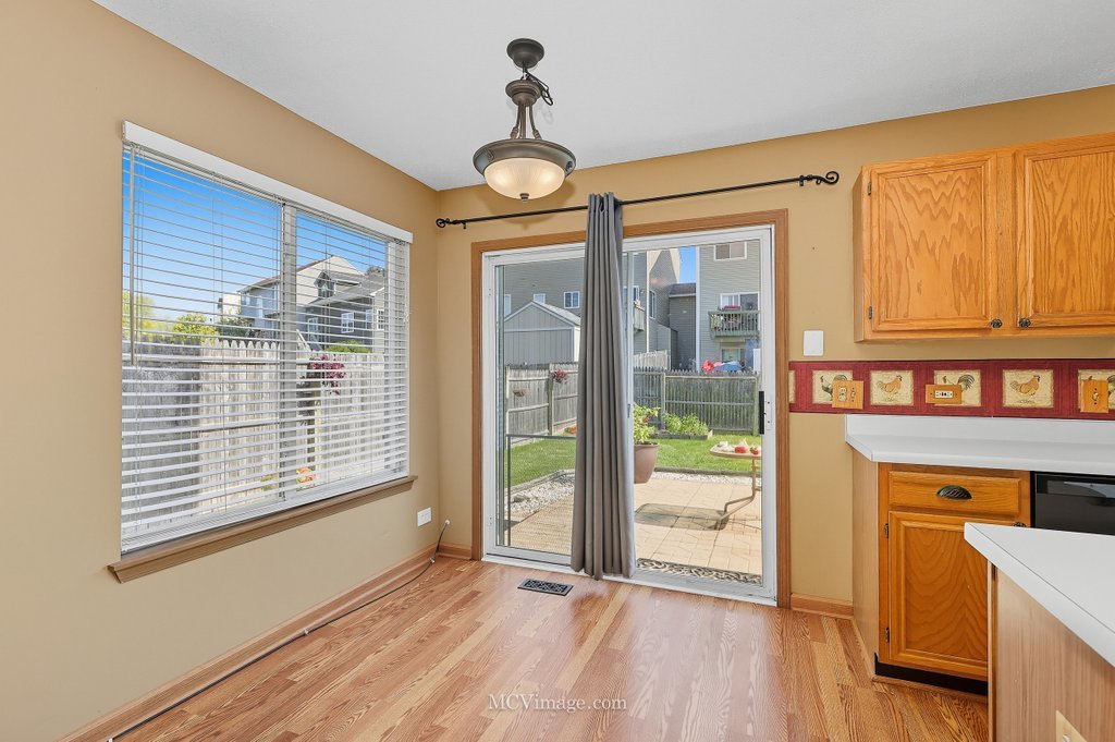 43 W Rustic Lane, Round Lake Beach, IL 60073