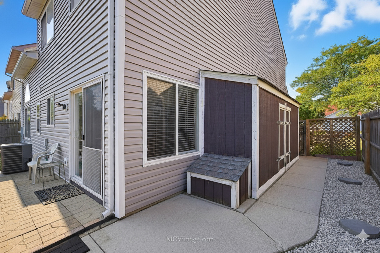 43 W Rustic Lane, Round Lake Beach, IL 60073