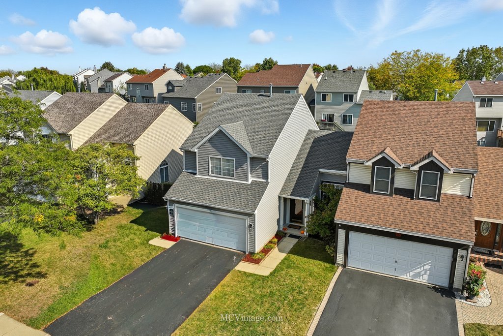 43 W Rustic Lane, Round Lake Beach, IL 60073