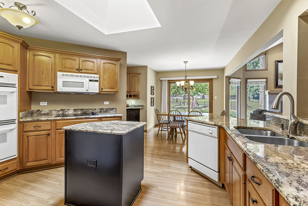 13755 S Golden Oak Drive, Homer Glen, IL 60491