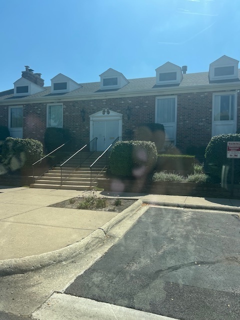 1694 Farragut Court #A, Wheaton, IL 60189