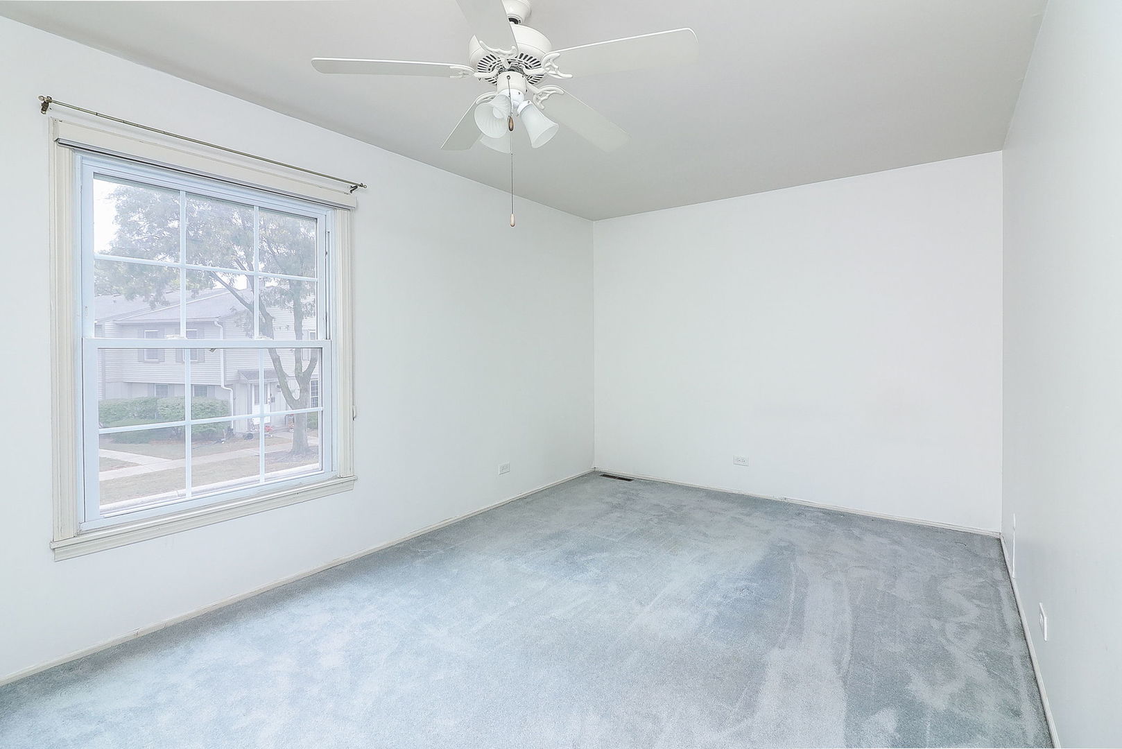 1694 Farragut Court #A, Wheaton, IL 60189