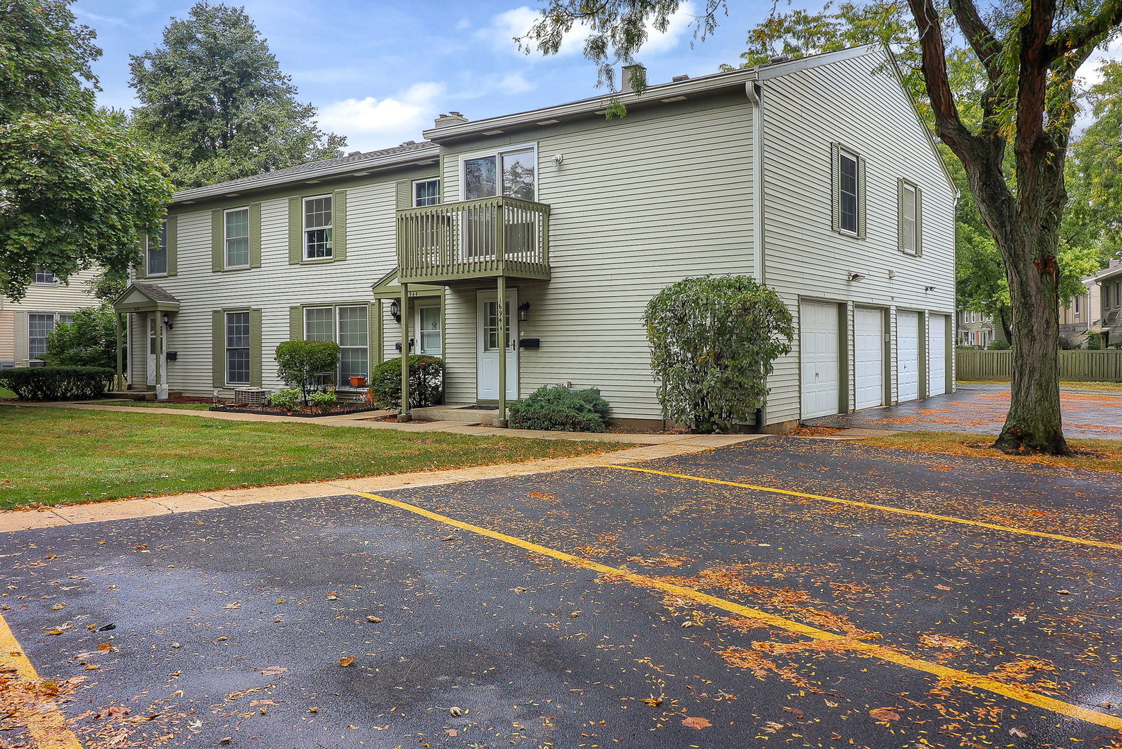 1694 Farragut Court #A, Wheaton, IL 60189
