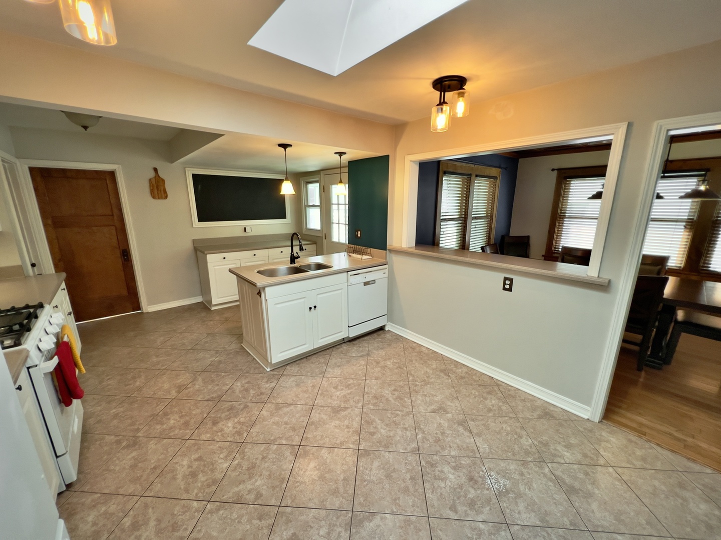 344 Fairview Avenue, West Chicago, IL 60185