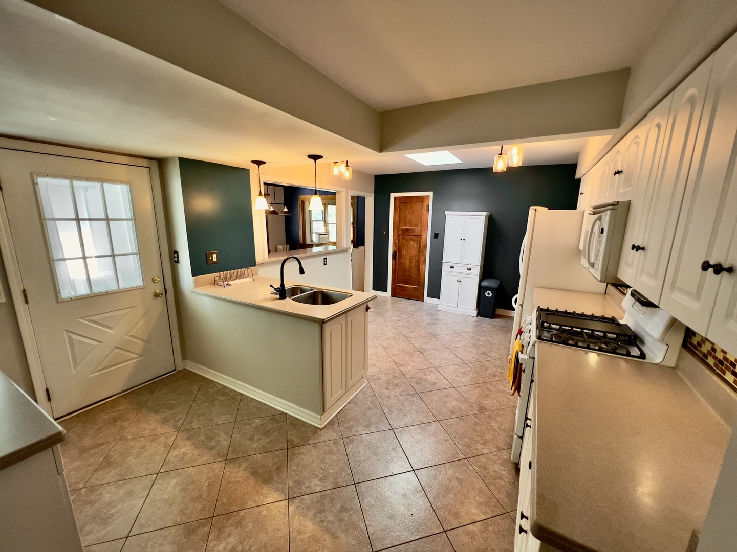 344 Fairview Avenue, West Chicago, IL 60185
