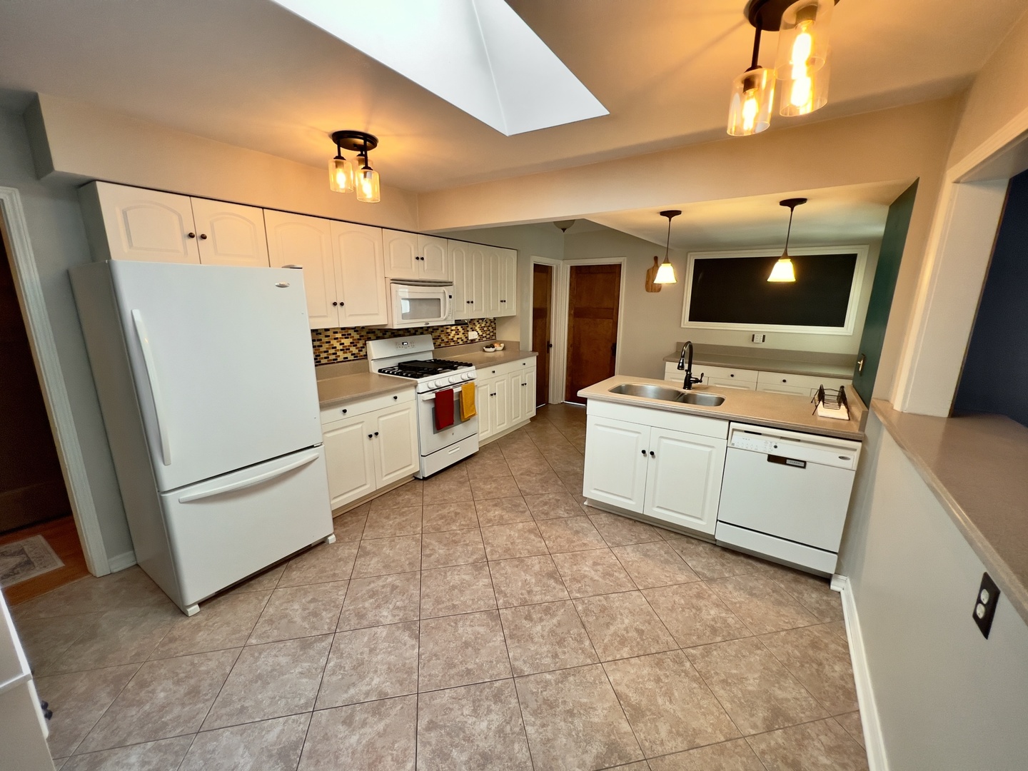344 Fairview Avenue, West Chicago, IL 60185