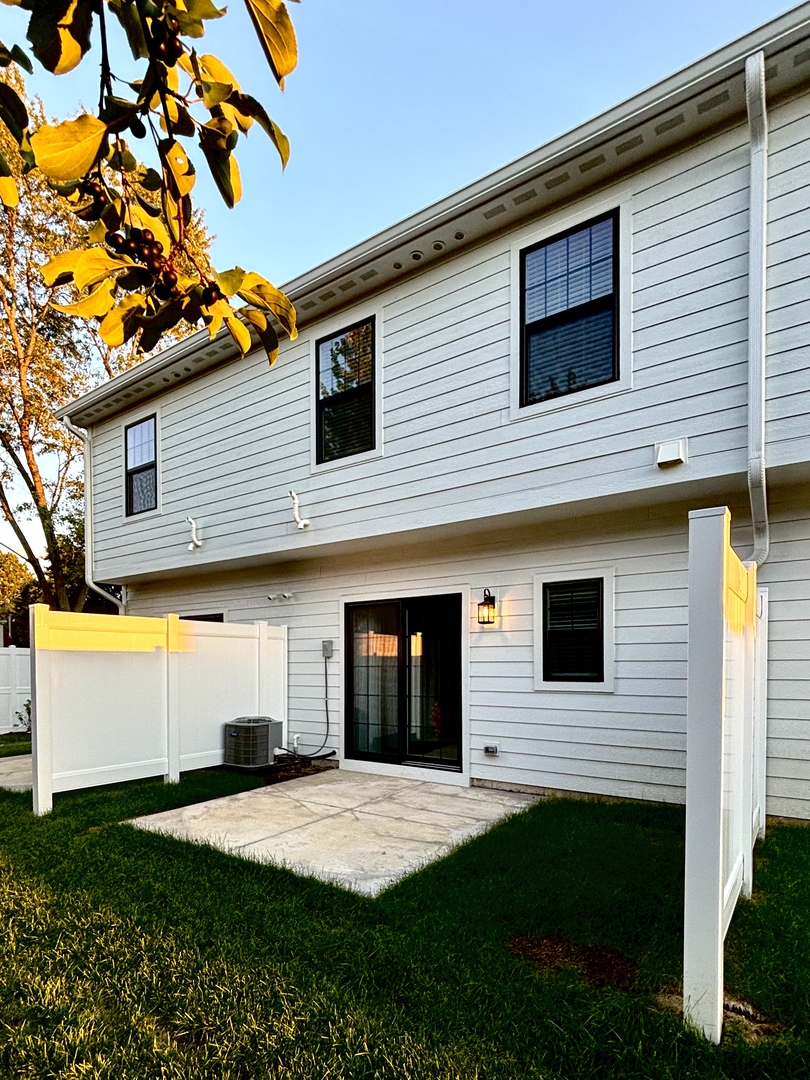 1436 Naperville Wheaton Road #104, Naperville, IL 60540