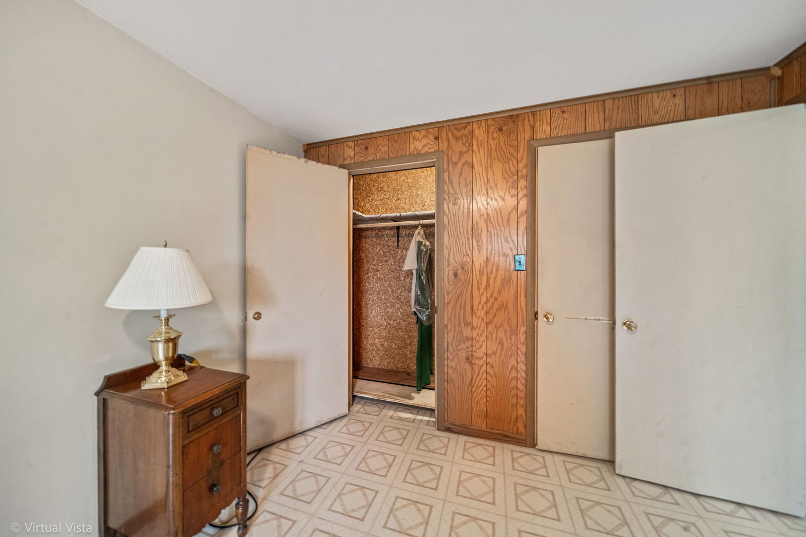 2630 Vale Court, Downers Grove, IL 60516