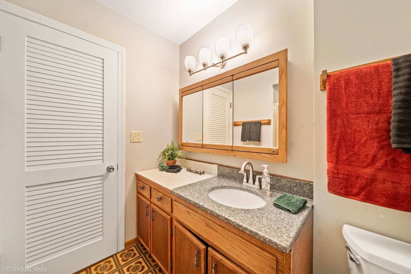 2630 Vale Court, Downers Grove, IL 60516