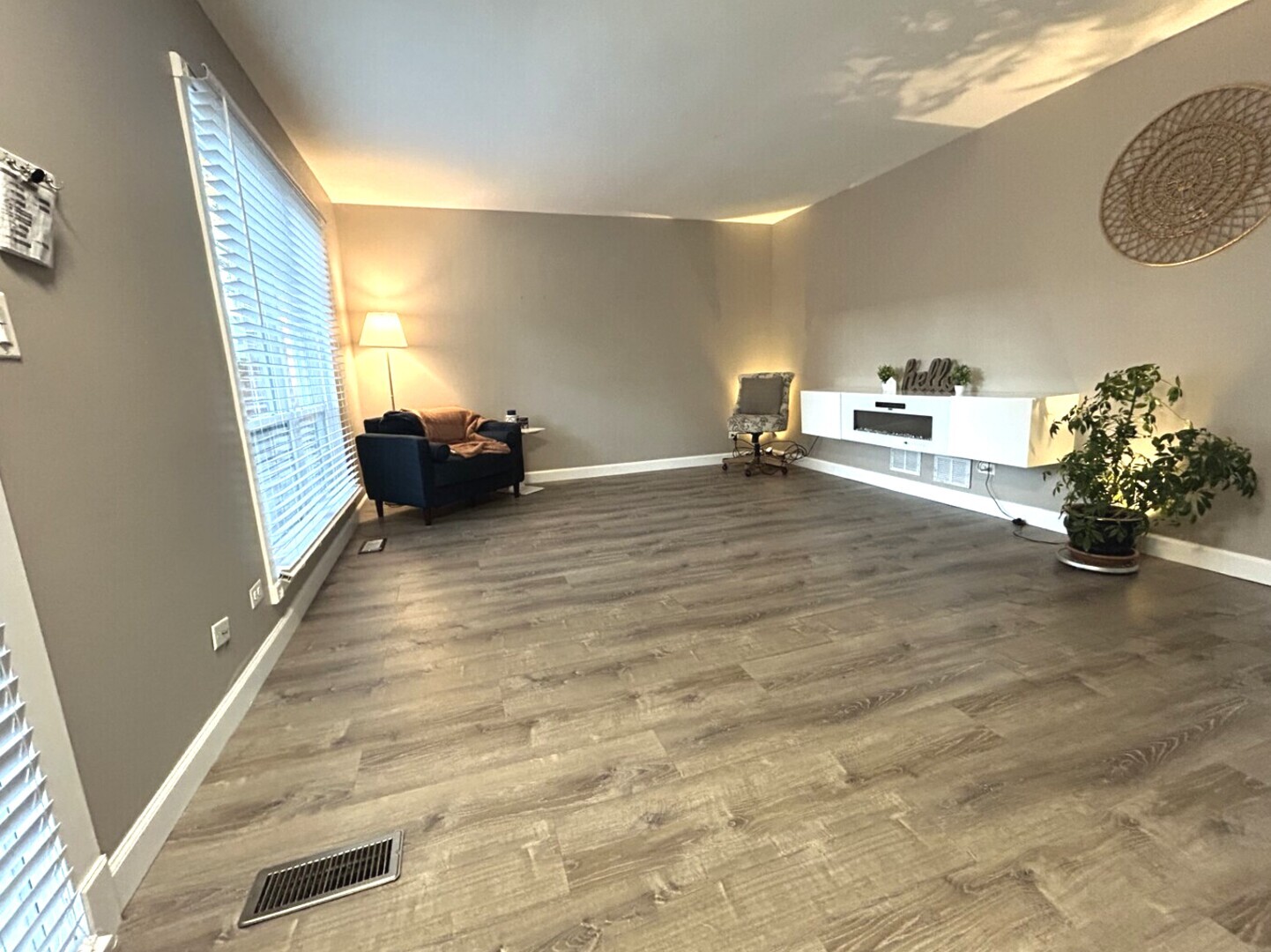 4147 Continental Drive, Waukegan, IL 60087