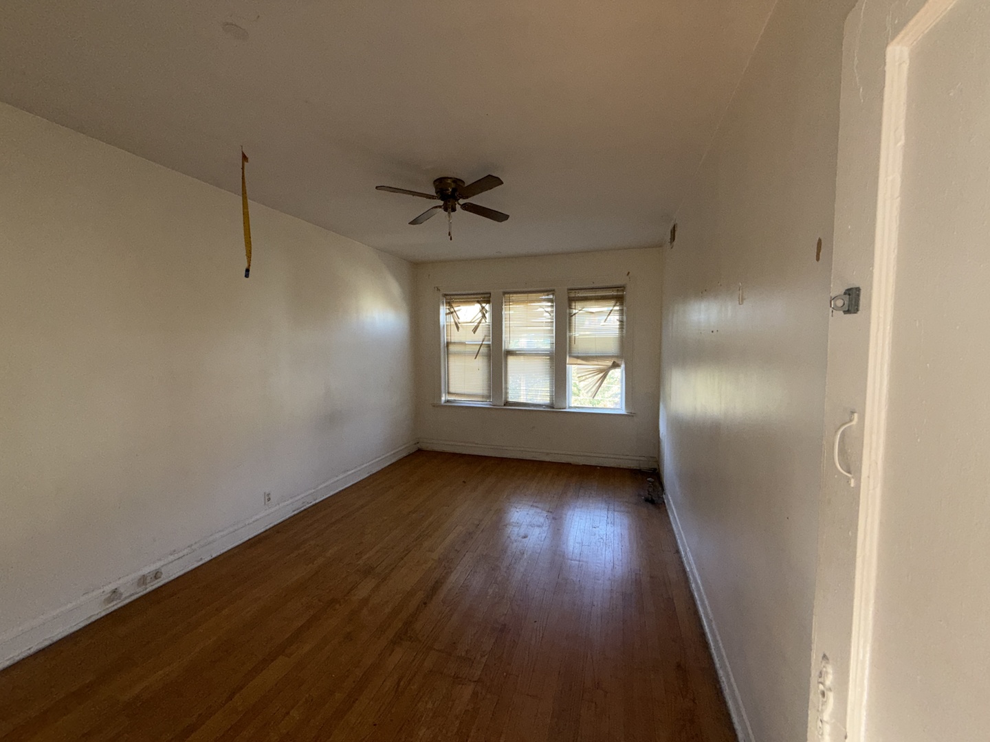 7816 S Phillips Avenue, Chicago, IL 60649