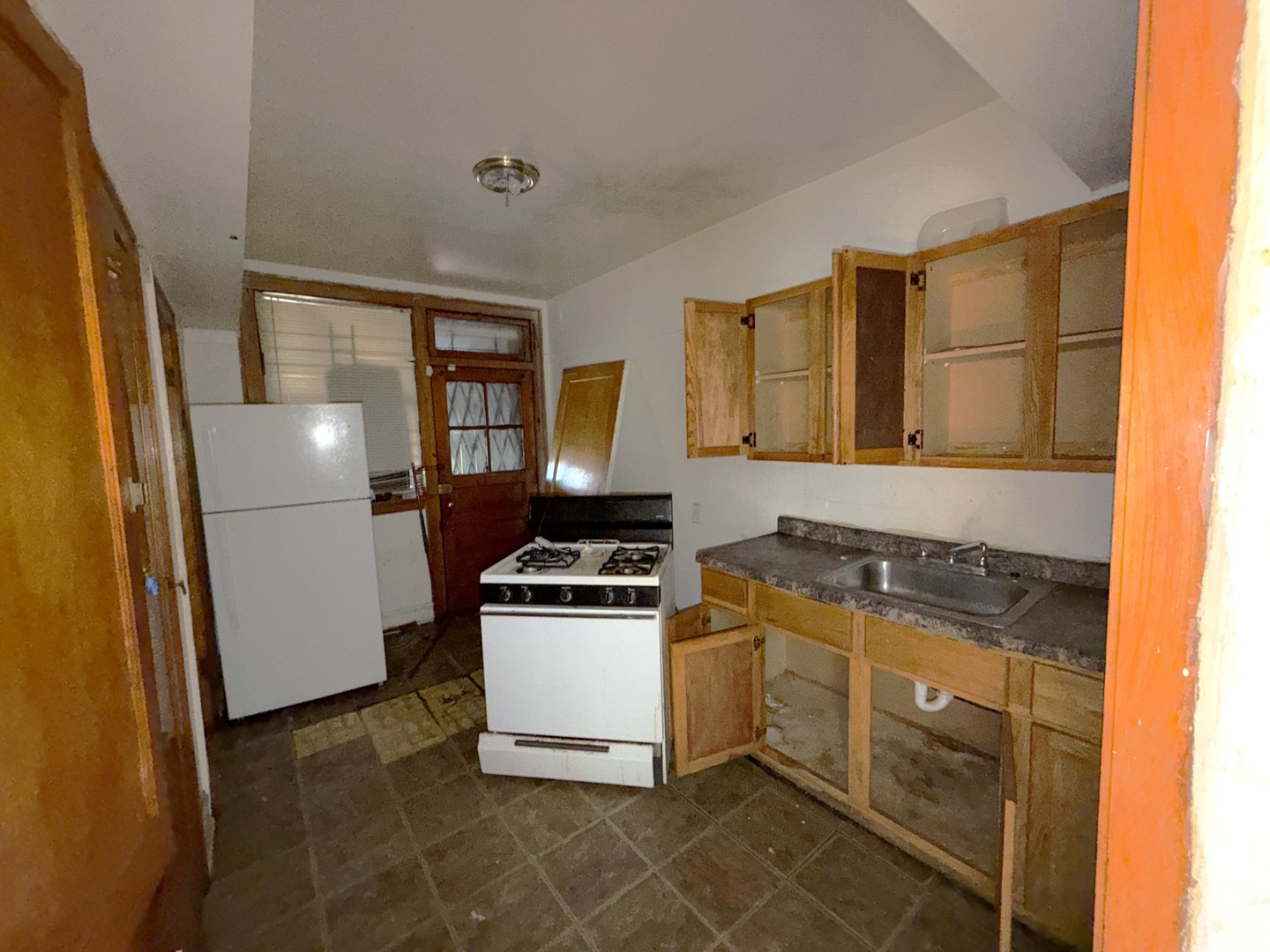 7816 S Phillips Avenue, Chicago, IL 60649