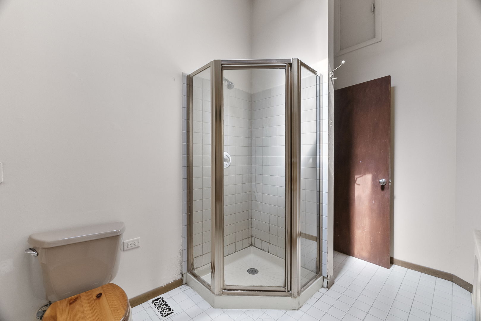 211 N Oltendorf Road, Streamwood, IL 60107