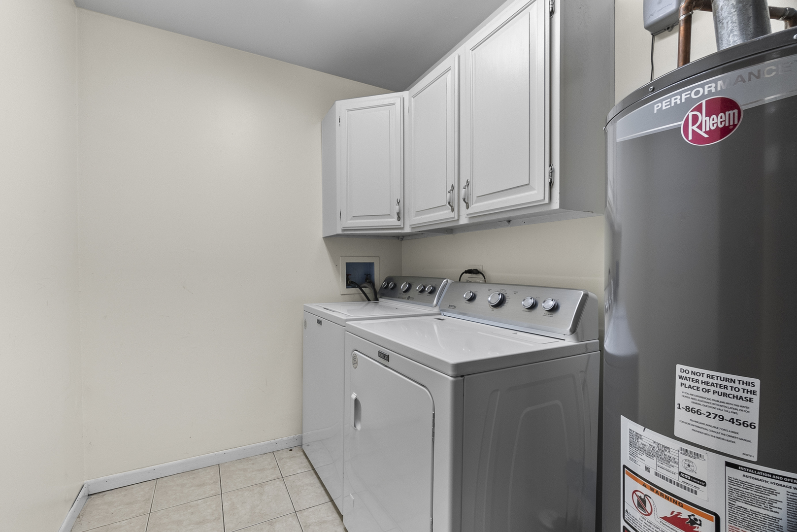 211 N Oltendorf Road, Streamwood, IL 60107