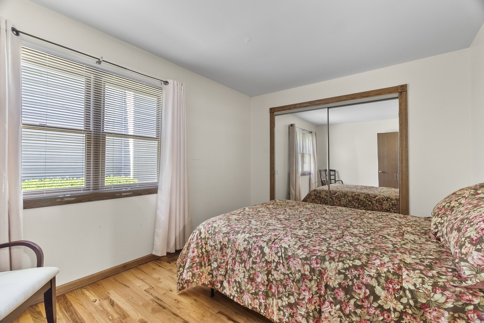 211 N Oltendorf Road, Streamwood, IL 60107