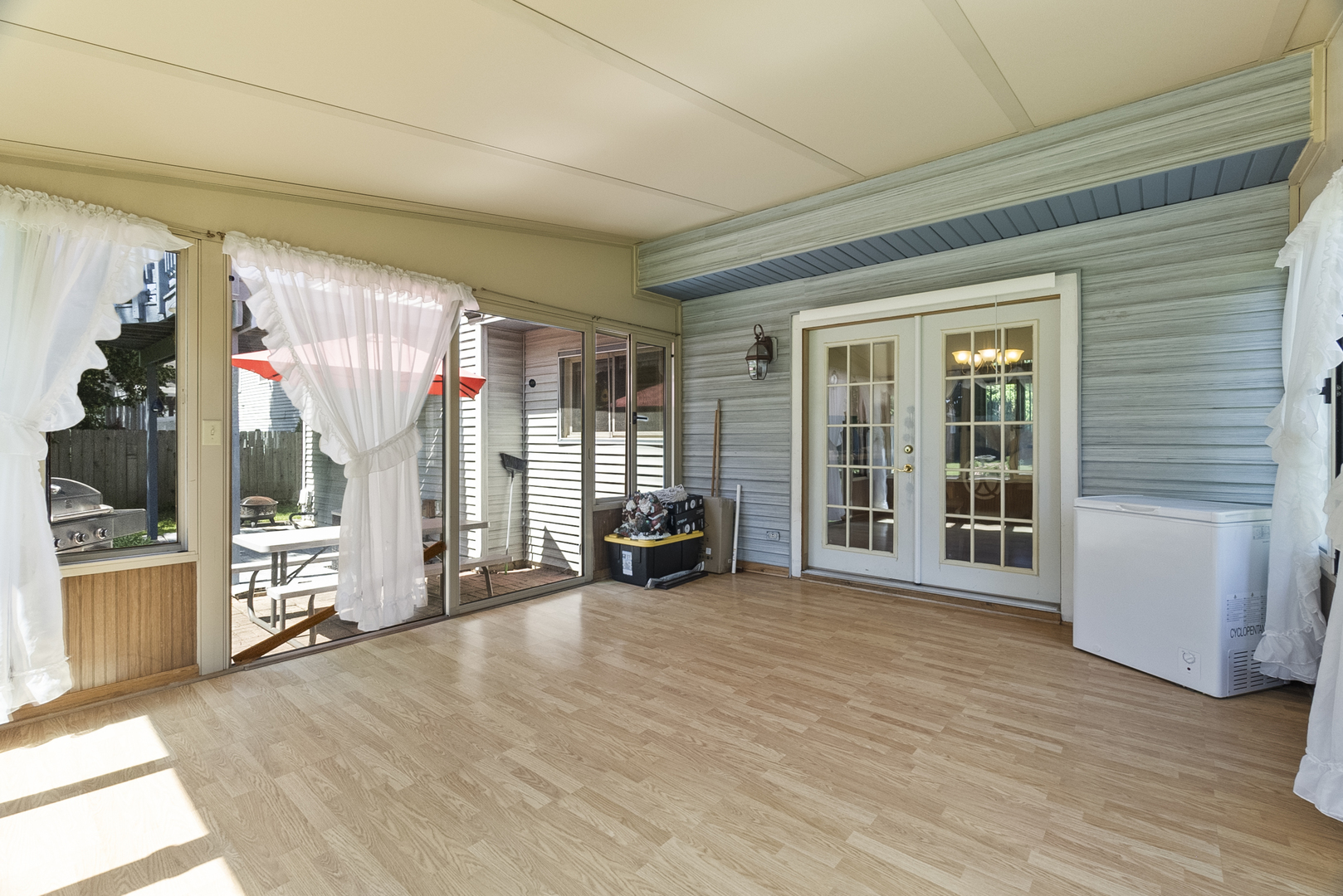 211 N Oltendorf Road, Streamwood, IL 60107