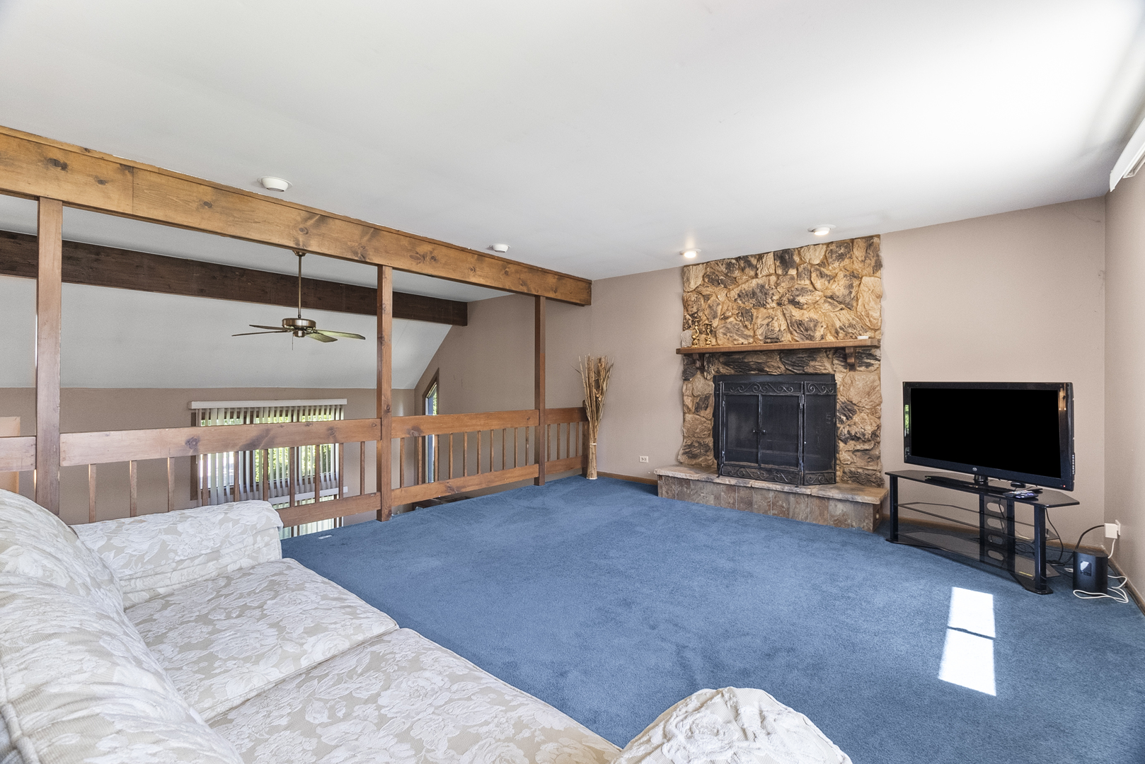 211 N Oltendorf Road, Streamwood, IL 60107