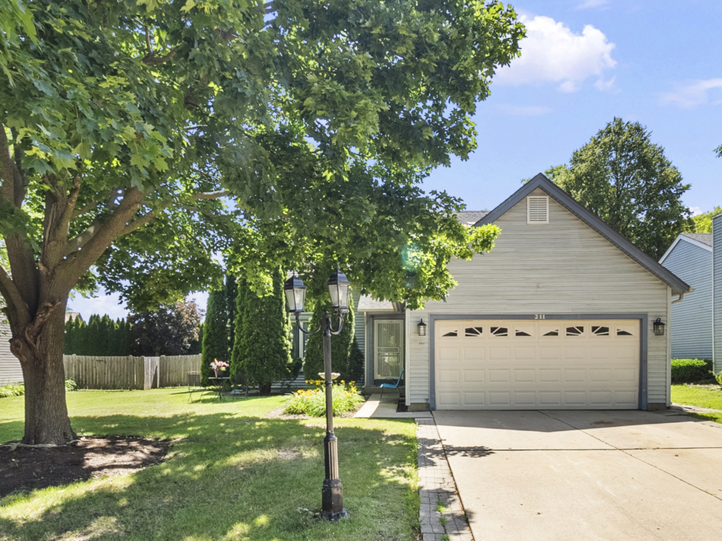 211 N Oltendorf Road, Streamwood, IL 60107