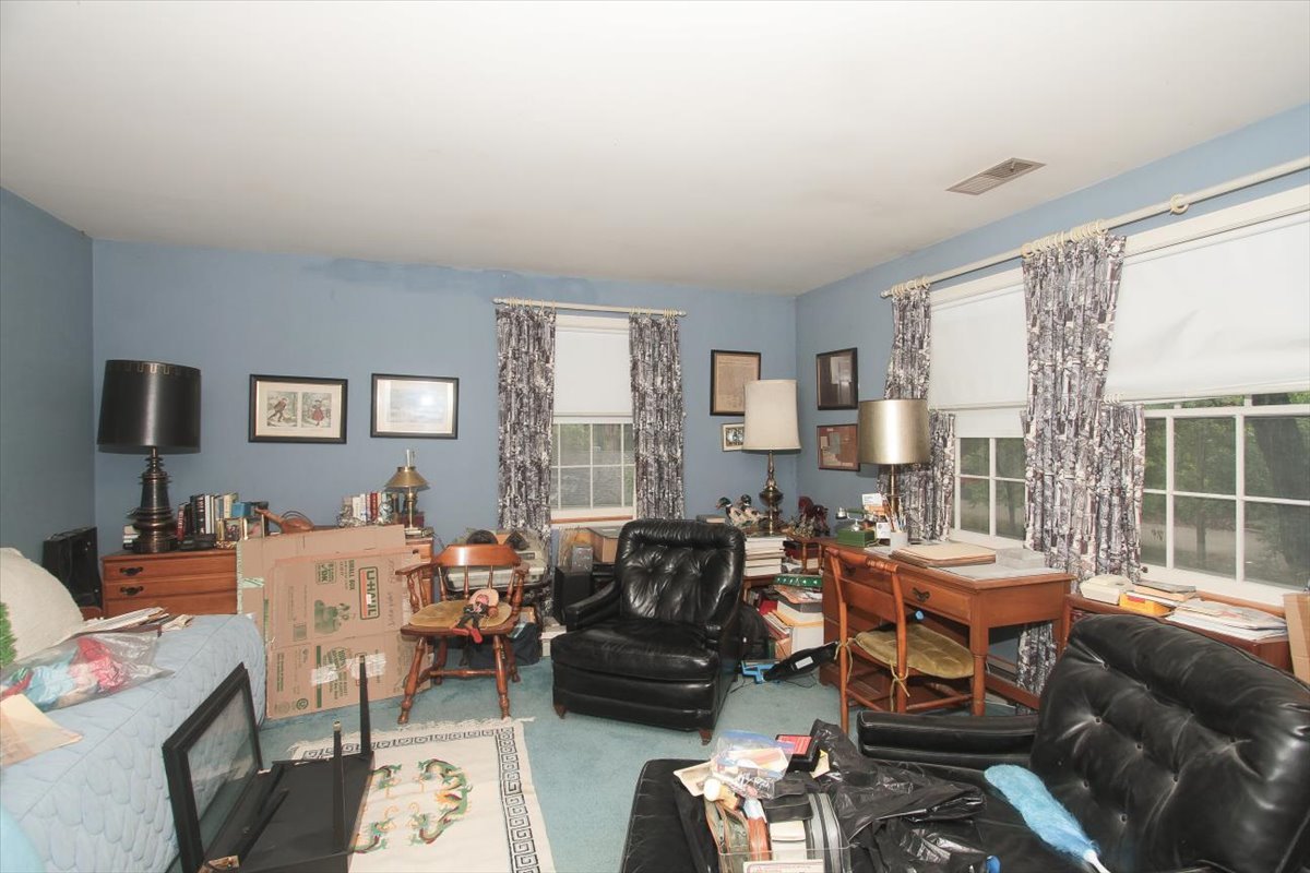 87 Lincolnshire Drive, Lincolnshire, IL 60069