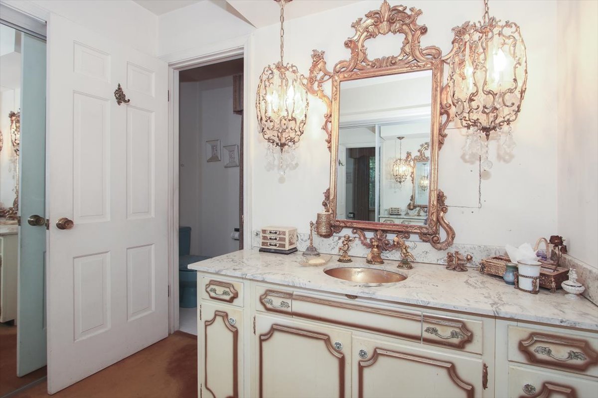 87 Lincolnshire Drive, Lincolnshire, IL 60069