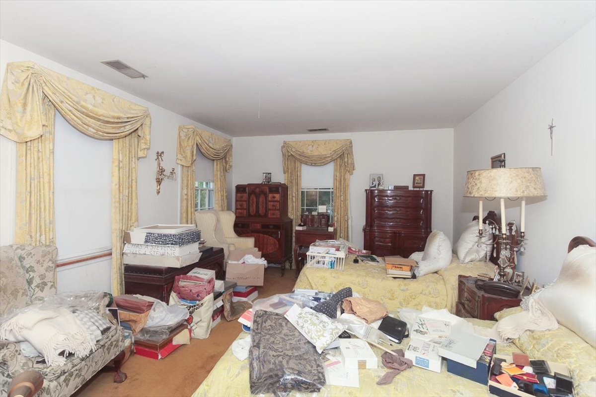 87 Lincolnshire Drive, Lincolnshire, IL 60069