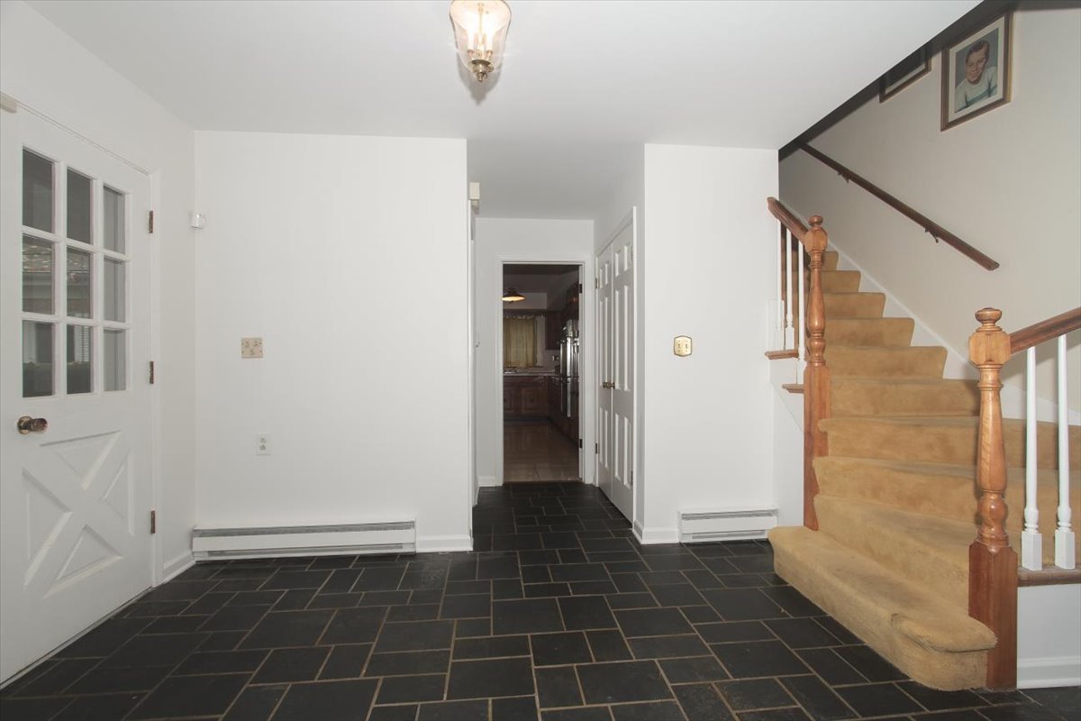 87 Lincolnshire Drive, Lincolnshire, IL 60069