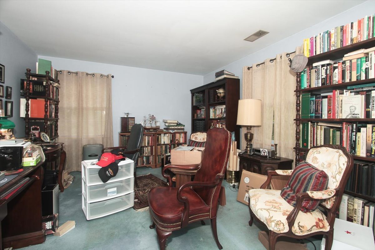 87 Lincolnshire Drive, Lincolnshire, IL 60069