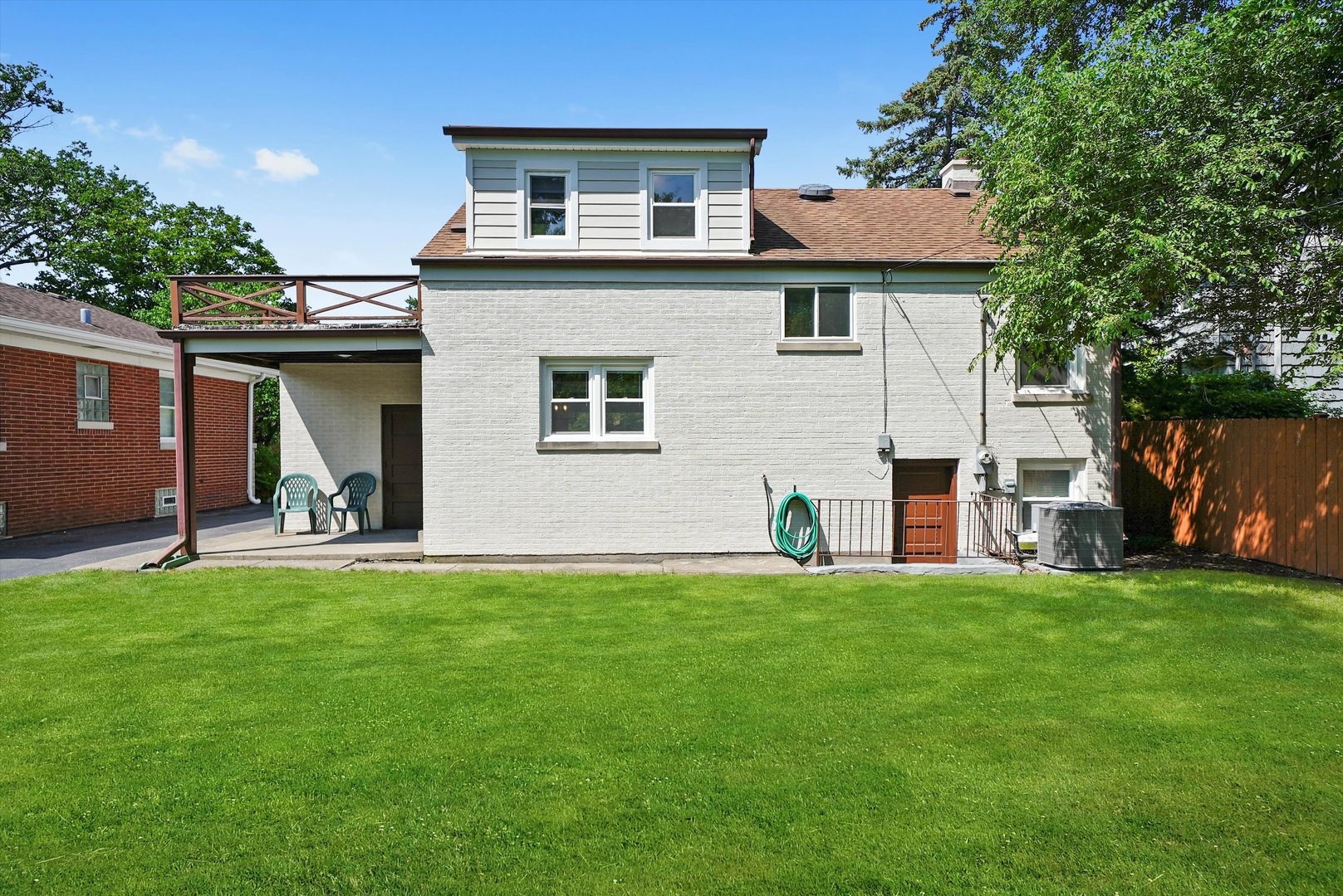 141 N Peck Avenue, La Grange, IL 60525