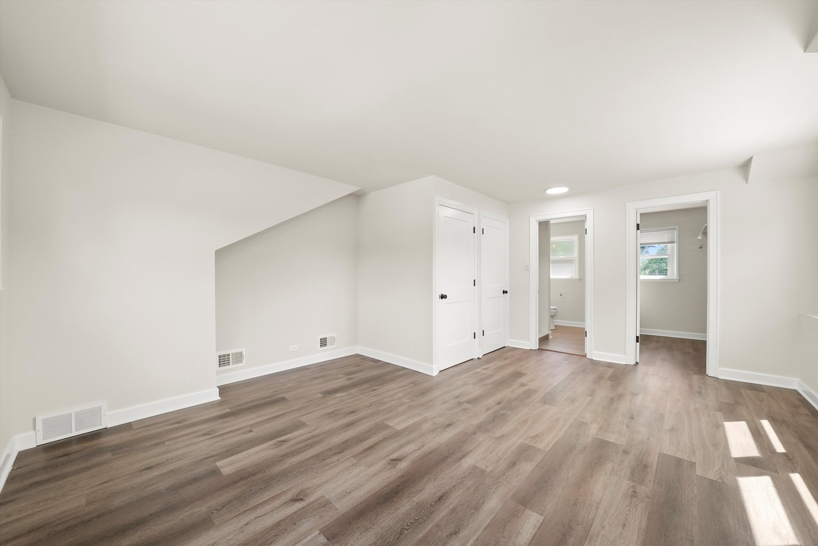 141 N Peck Avenue, La Grange, IL 60525