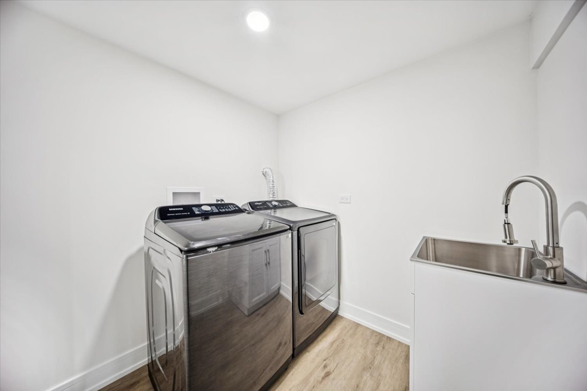 22W633 Burr Oak Drive, Glen Ellyn, IL 60137