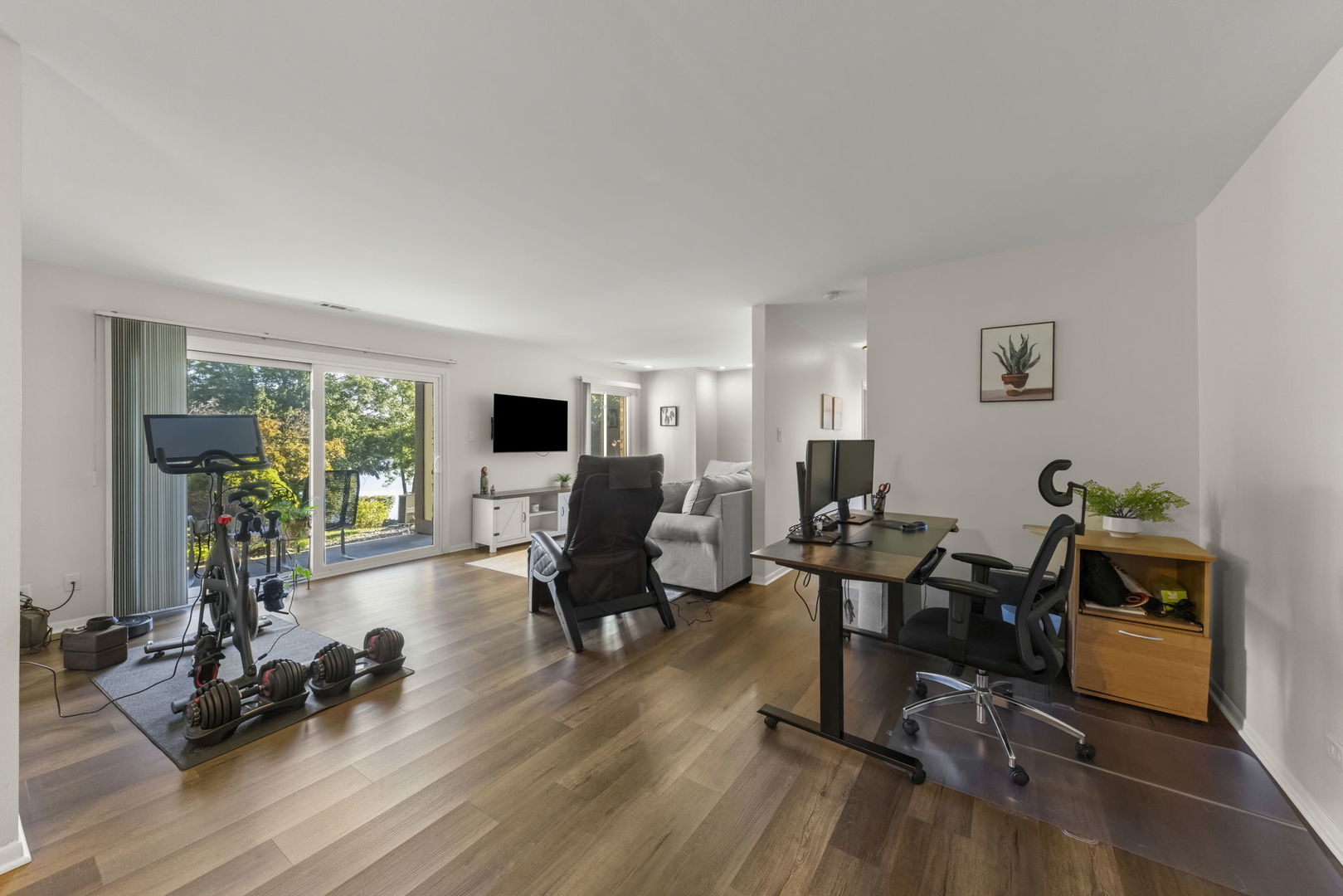 1703 Lakecliffe Drive #A, Wheaton, IL 60189