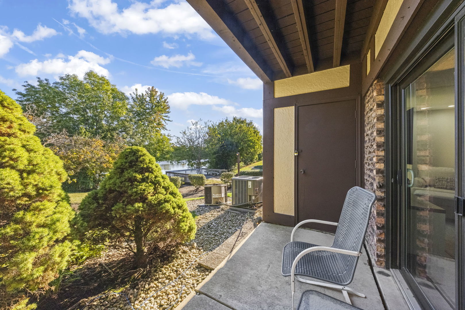 1703 Lakecliffe Drive #A, Wheaton, IL 60189