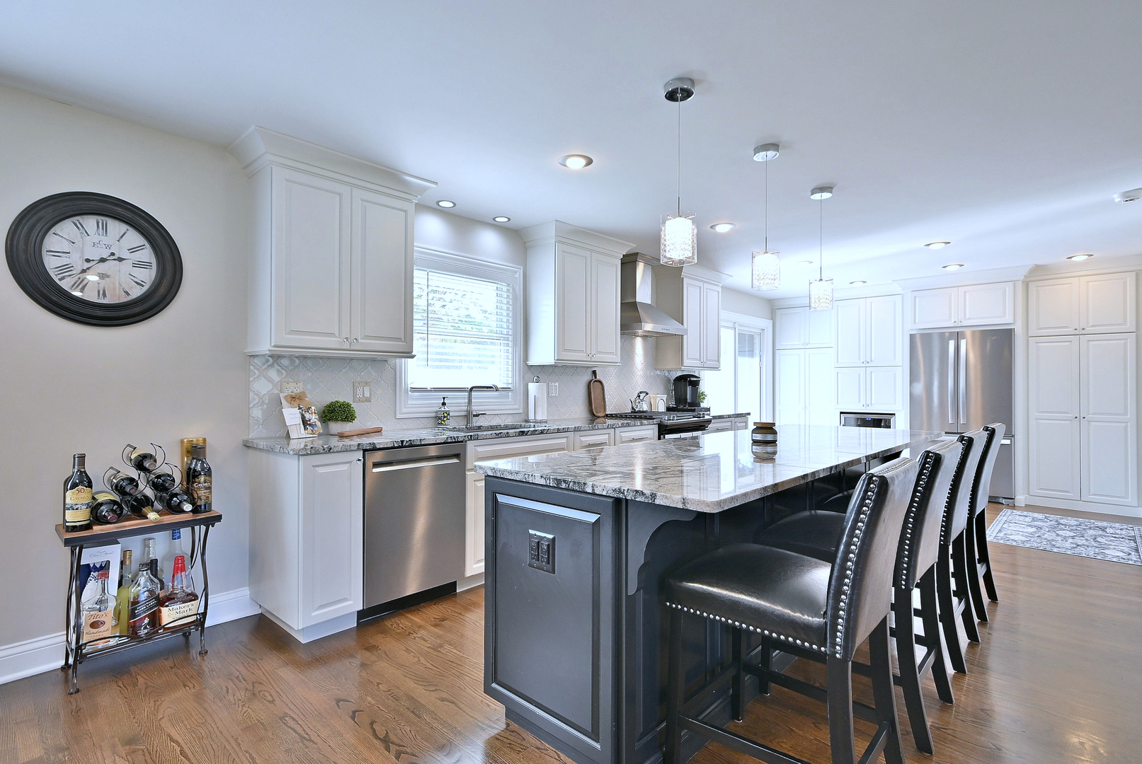 21W181 NORTH Lane, Itasca, IL 60143