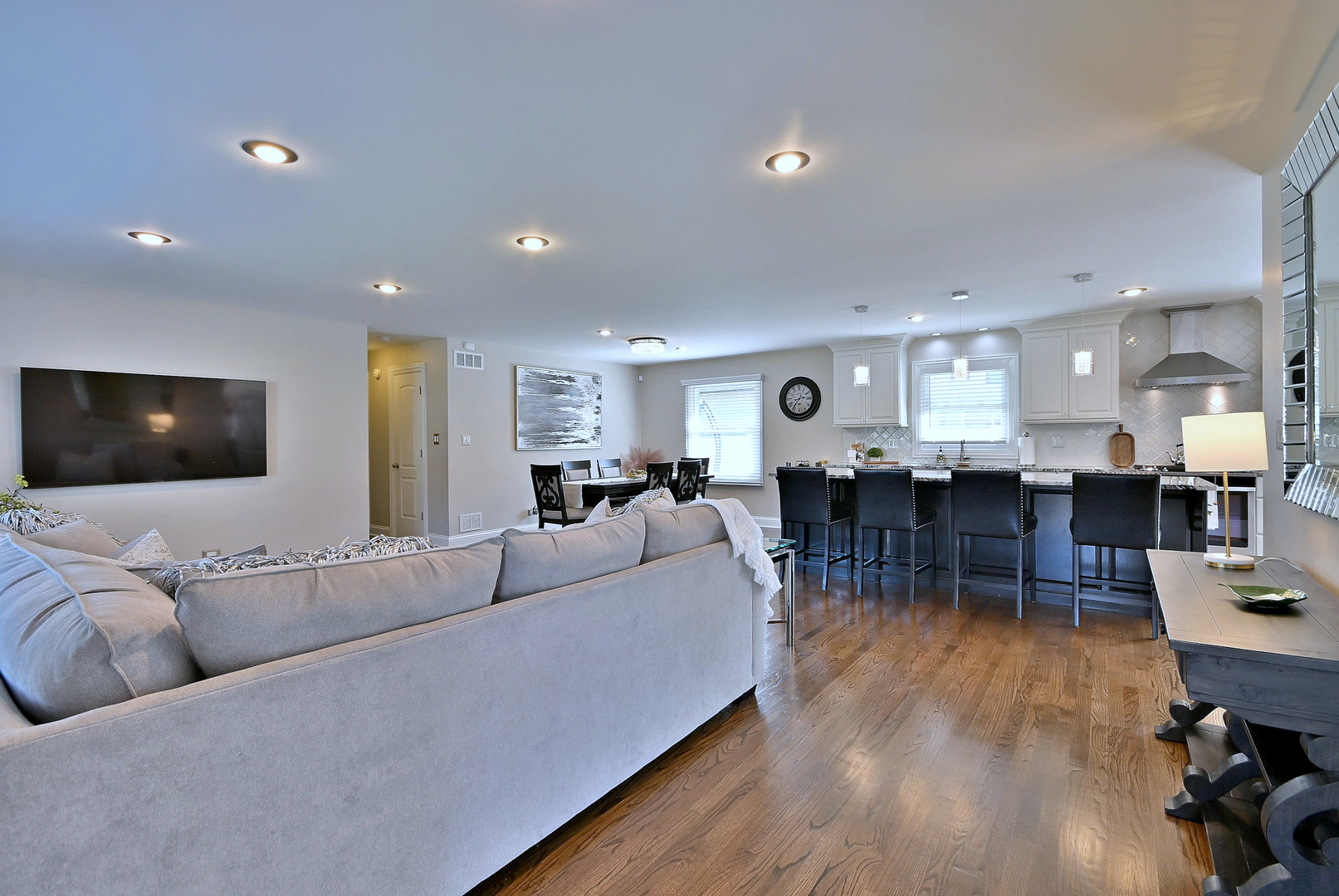 21W181 NORTH Lane, Itasca, IL 60143