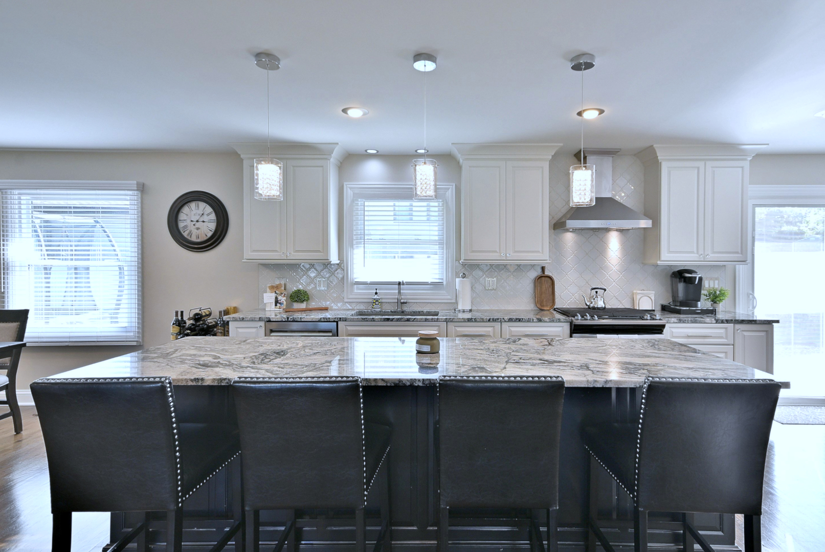 21W181 NORTH Lane, Itasca, IL 60143