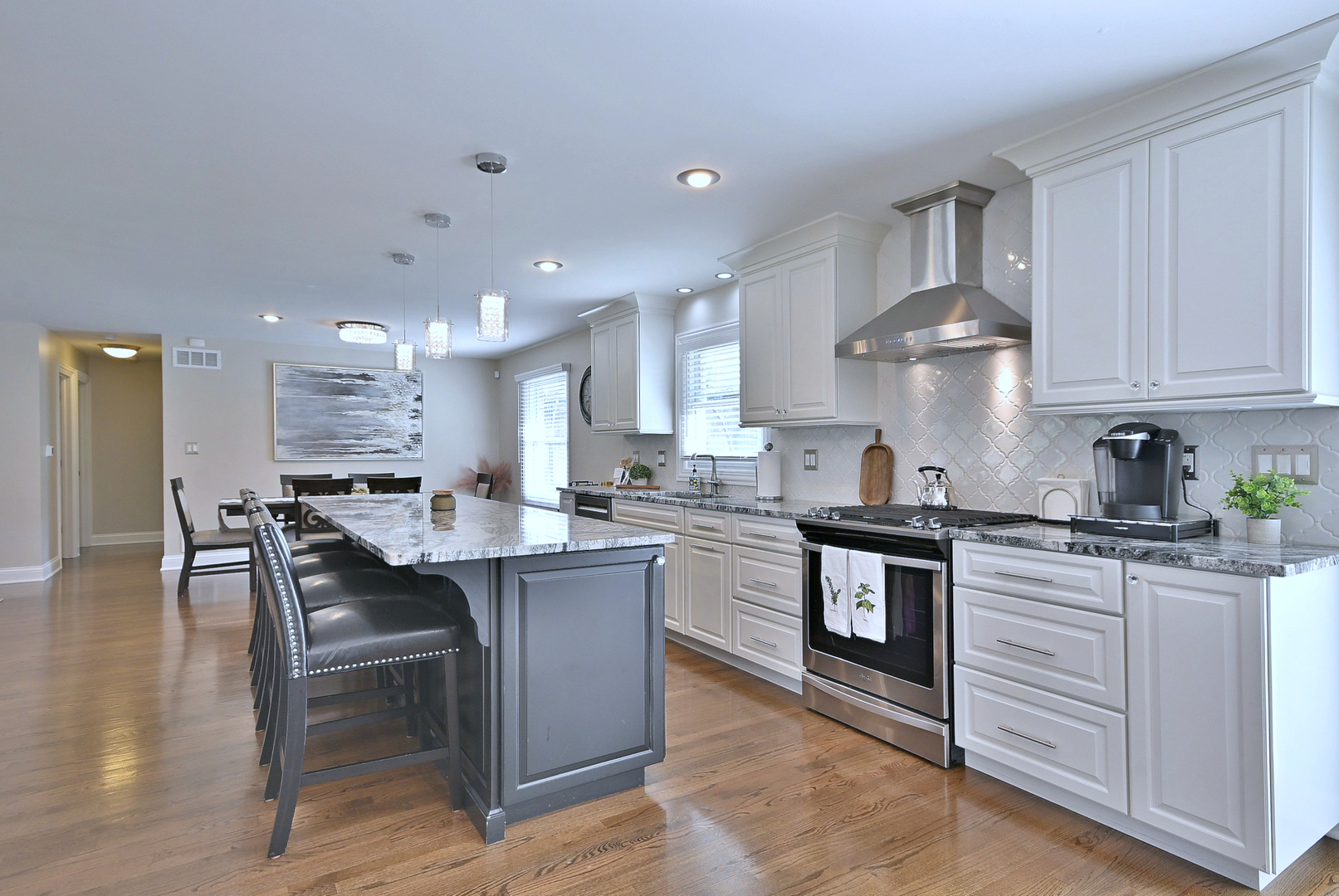 21W181 NORTH Lane, Itasca, IL 60143