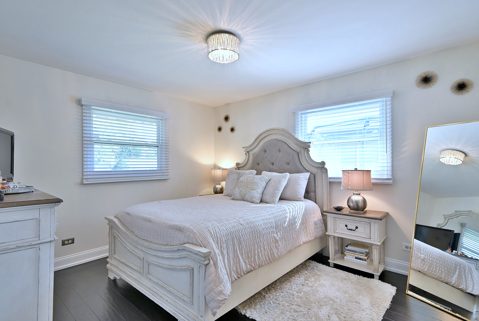 21W181 NORTH Lane, Itasca, IL 60143