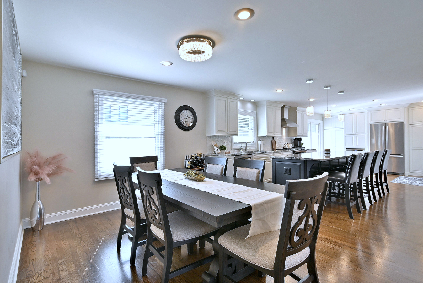 21W181 NORTH Lane, Itasca, IL 60143