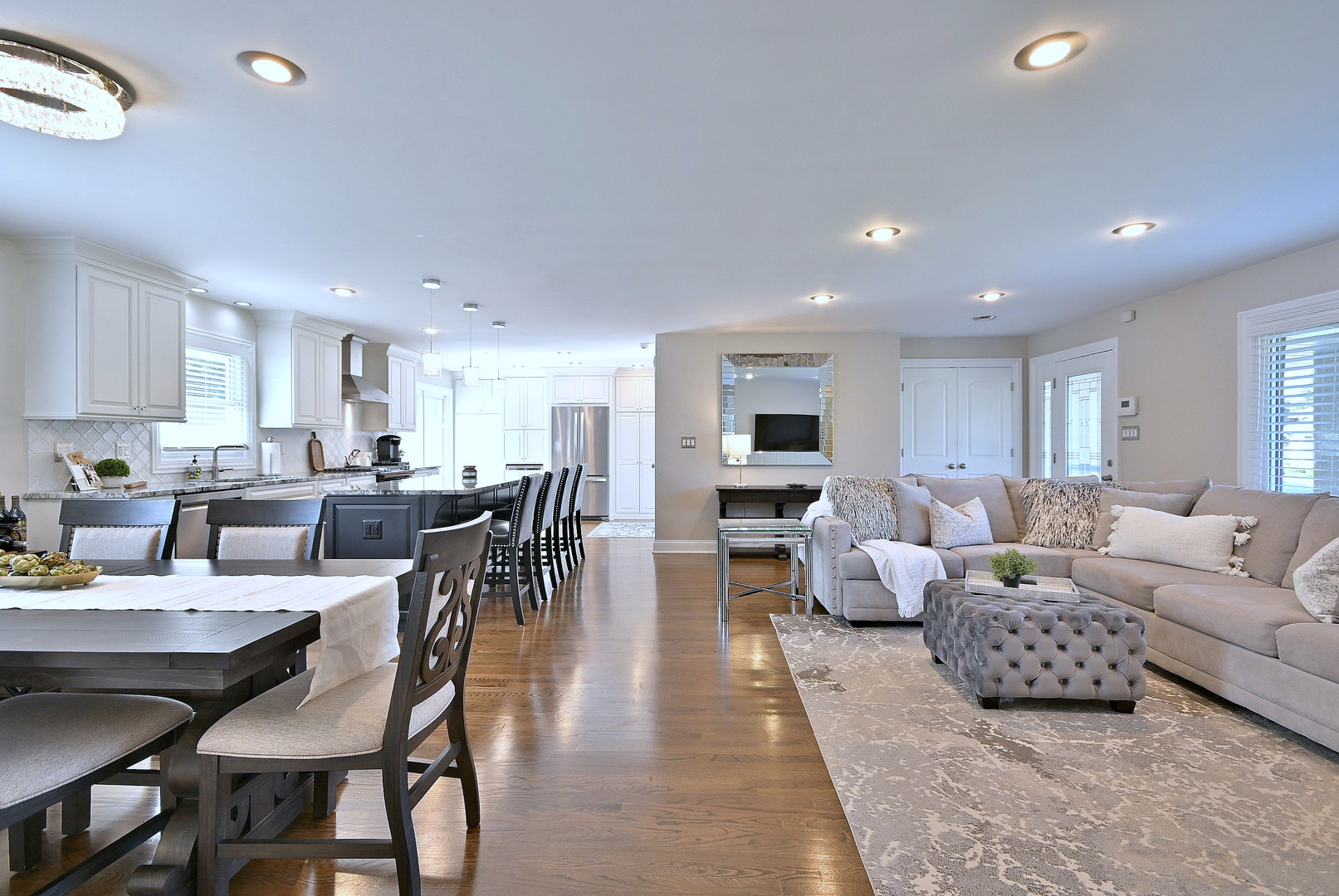 21W181 NORTH Lane, Itasca, IL 60143