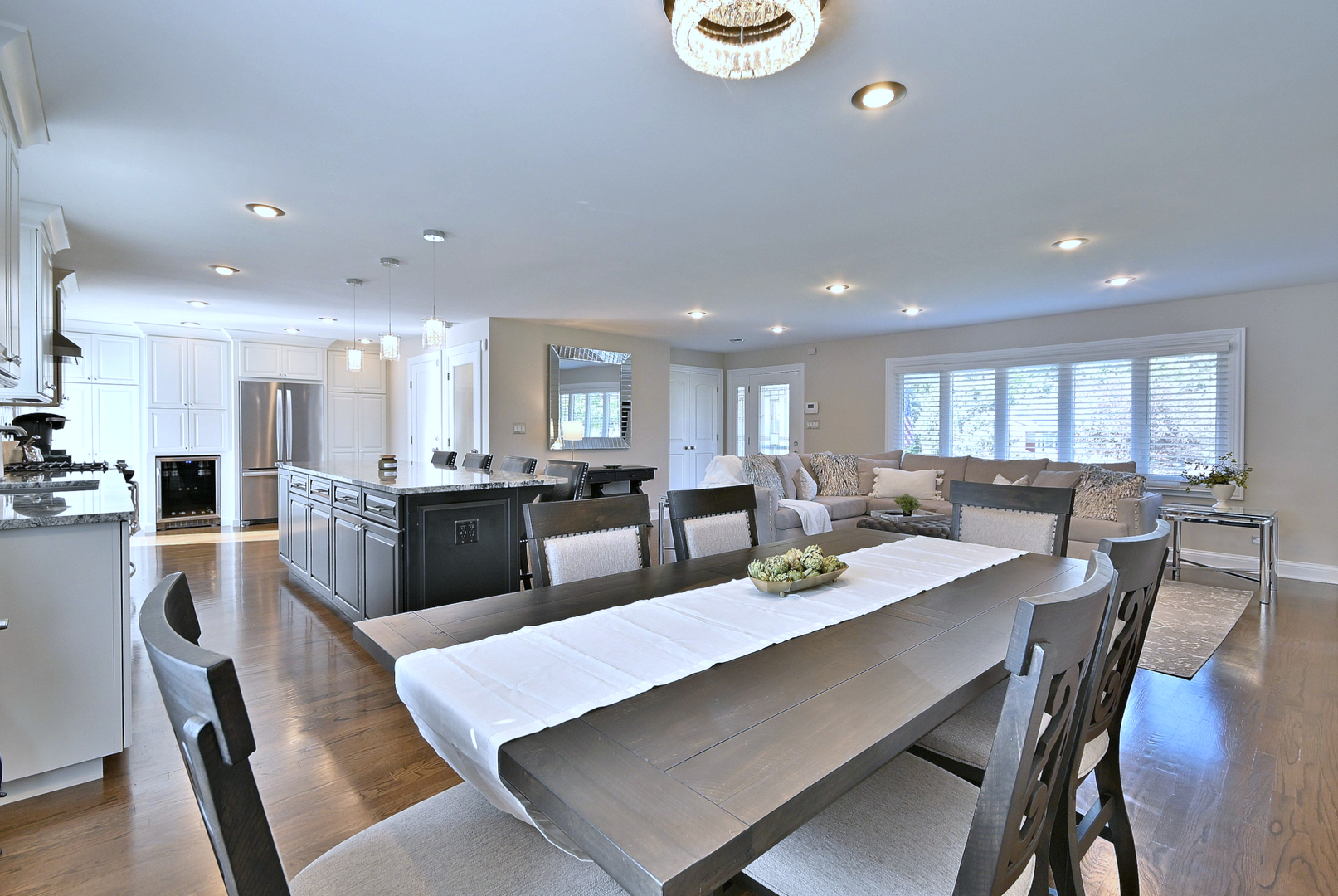 21W181 NORTH Lane, Itasca, IL 60143